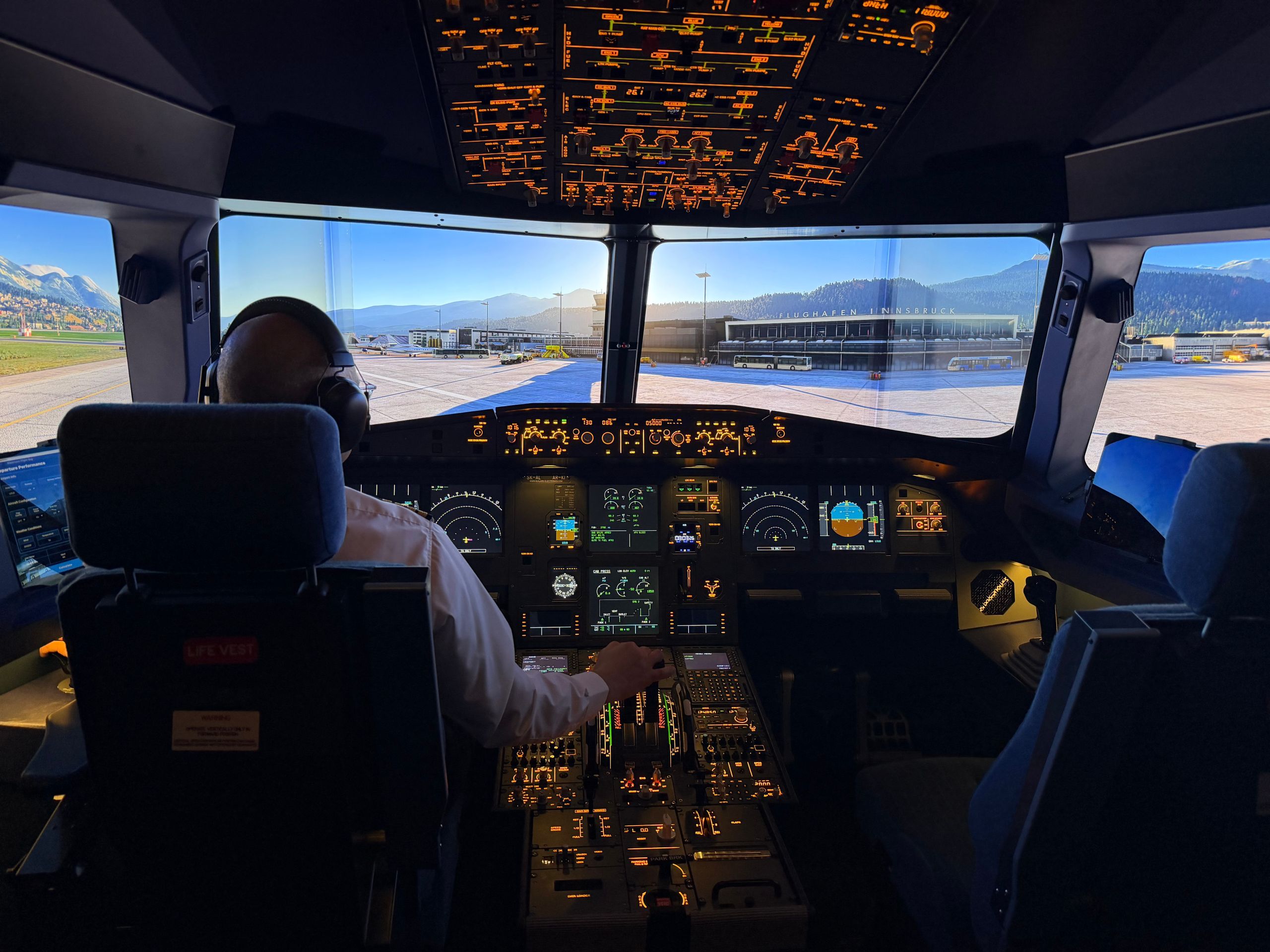 a320 simulator, a320 sim gatwick, a320 sim crawley